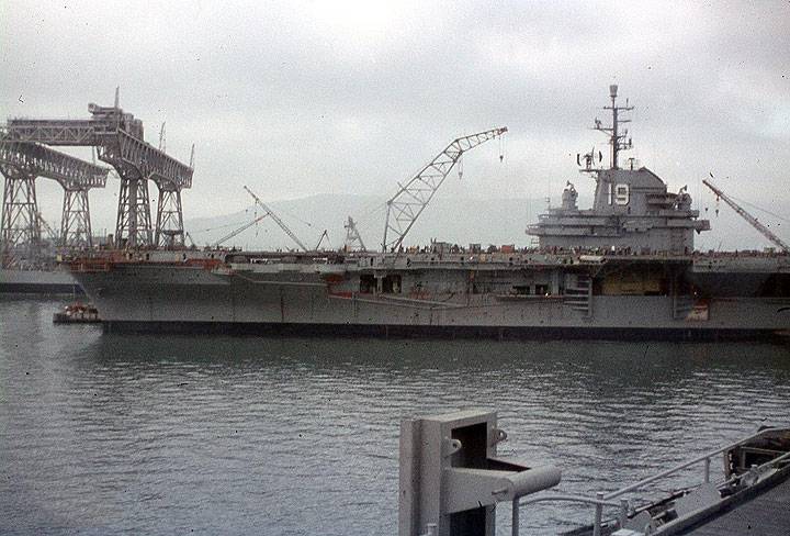 SF068 USS-Hancock-1956.jpg