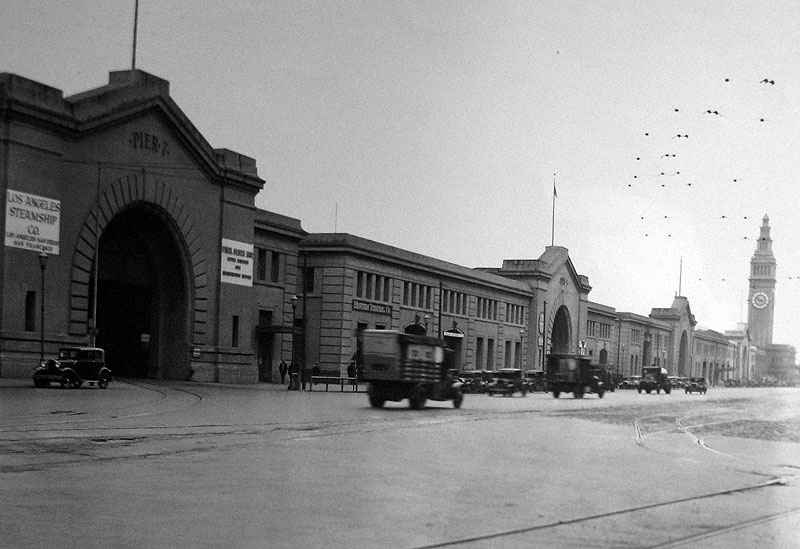 File:Pier-7-c-1920s A12.15,778p1.jpg