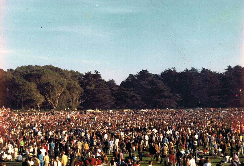 File:Be-in 4 crowd.jpg