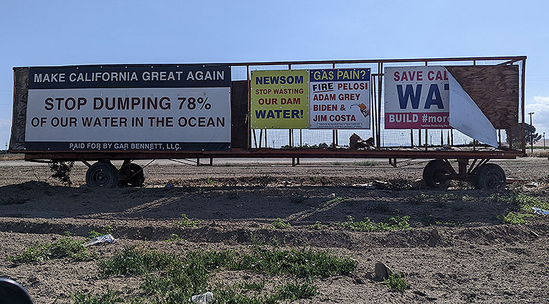 File:Rightwing-water-billboards 20230527 000028233.jpg