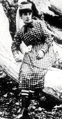 File:Wimmin$sarah-dutcher.jpg