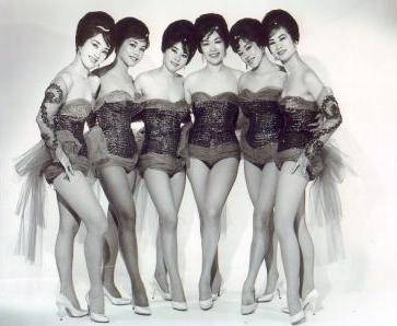 File:CynthiaWithGroup.jpg