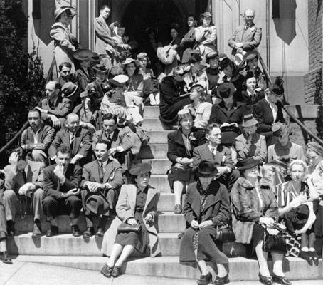 Apr 11 1941 good friday folks on steps of st marys AAB-0758.jpg