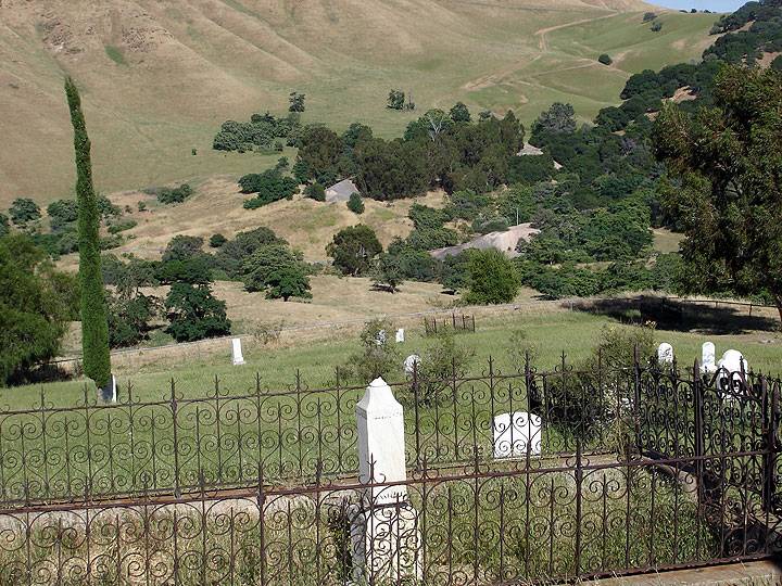 File:Black-Diamond-Mine-Park-cemetery-3116.jpg