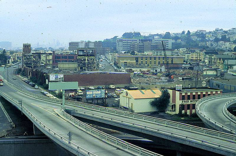 File:Demolition-of-Borden's-Dairy-buildings-from-Peralta-Avenue-and-Holladay-Avenue---1973- K Diva 1514324.jpg