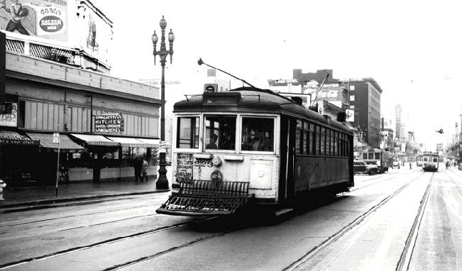 Tendrnob$streetcar-on-market-1940.jpg