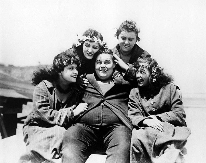 Roscoe-Fatty-Arbuckle-silent-movies-14295592-2196-1736.jpg