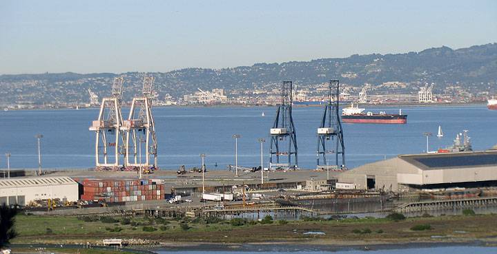 Pier-90-cranes-w-oakland-behind 1364.jpg