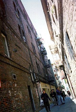 File:Chinatwn$ross-alley-1995.jpg