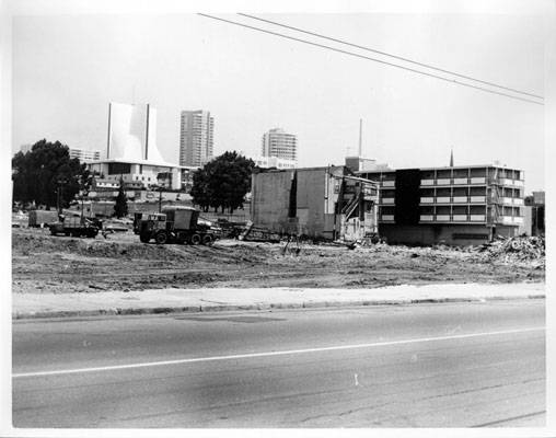 File:Lot being cleared at Octavia and Laguna 1971 AAC-1915.jpg