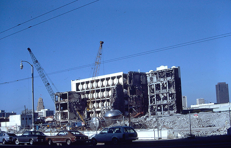File:Brewery-deconstruction drescher.jpg