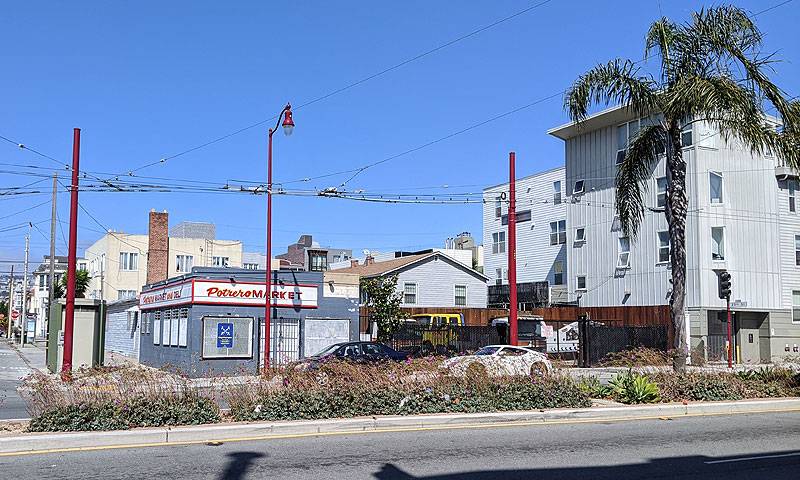 File:Potrero-market-25th-and-Potrero 20200807 103807.jpg