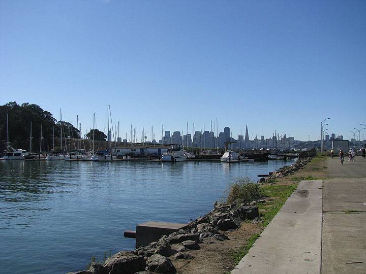 File:Clipper-cove-2009-westerly-w-skyline-in-distance 5243.jpg