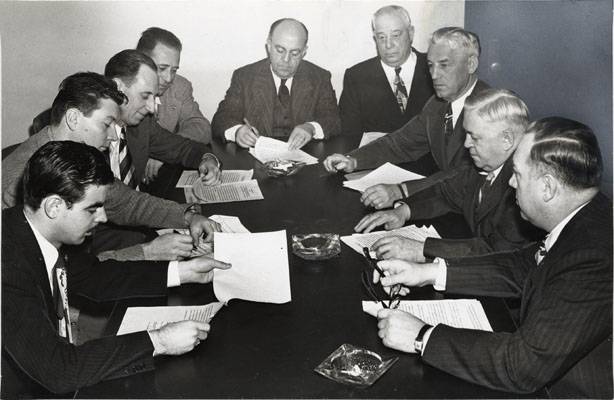 File:Nov 1948 strike negotiations AAD-5595.jpg