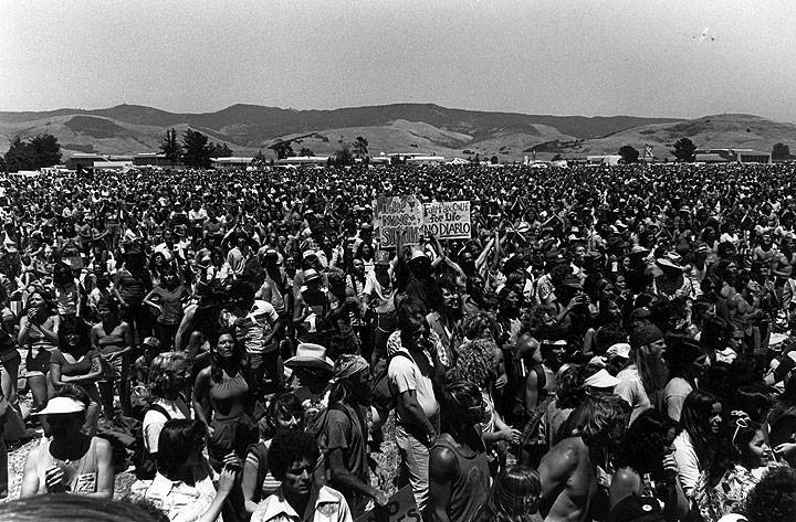 File:Diablo-30000-crowd-SLO-6-30-79-NO-nuke-RALLy-jessica-collett.jpg