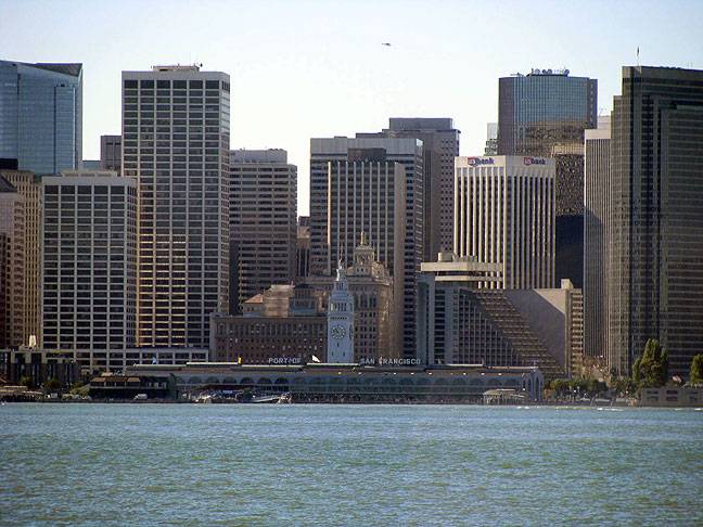 Ferry-bldg-cu-and-downtown-from-ti-2009 5190.jpg