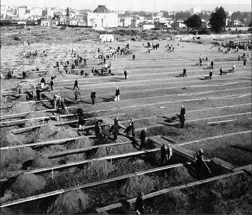 File:1933-clearing-Odd-Fellows-Cemetery-for-Rossi-Playground.jpg