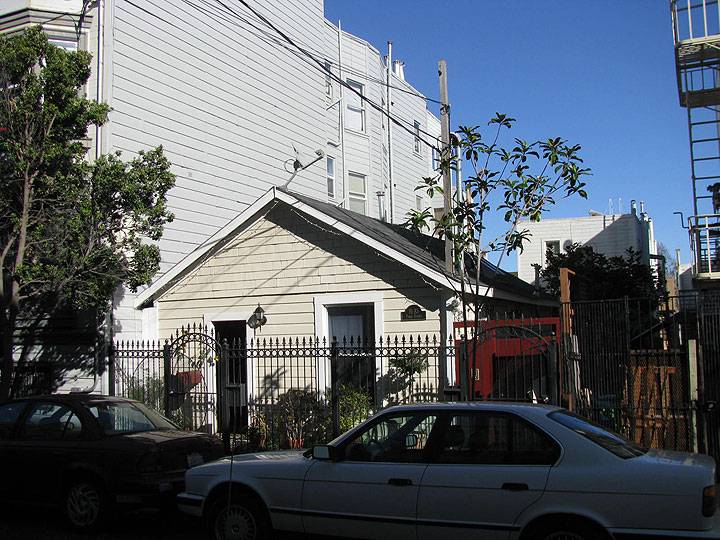 File:Quake-shack-pearl-street 5320.jpg