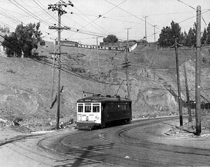 File:25-line-streetcar-rolling-towards-5-mile-house.jpg