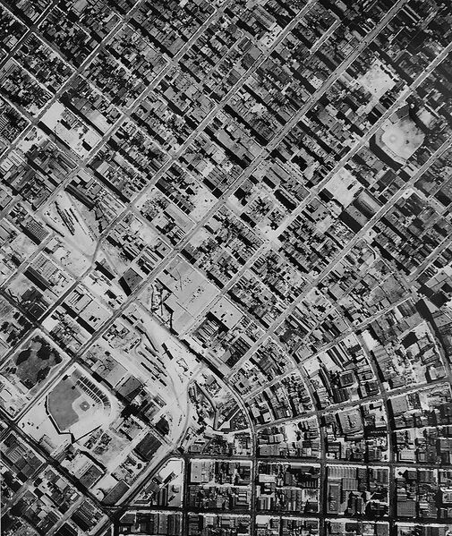 File:Seals-to-Big-Rec IMG 4029.jpg