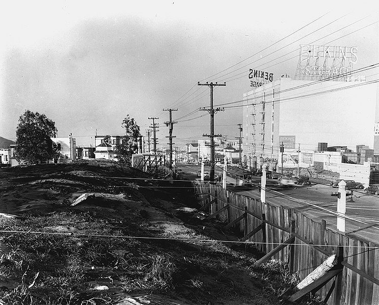 File:Geary-st-west-from-near-Presidio-Ave-w-former-Calvary-Cemetery-in-foreground,-Jan-2-1941.jpg