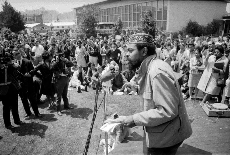Black-Panthers-speak-at-San-Francisco-State-College-May-4-1967-Amiri-Baraka-LeRoi-Jones.jpg