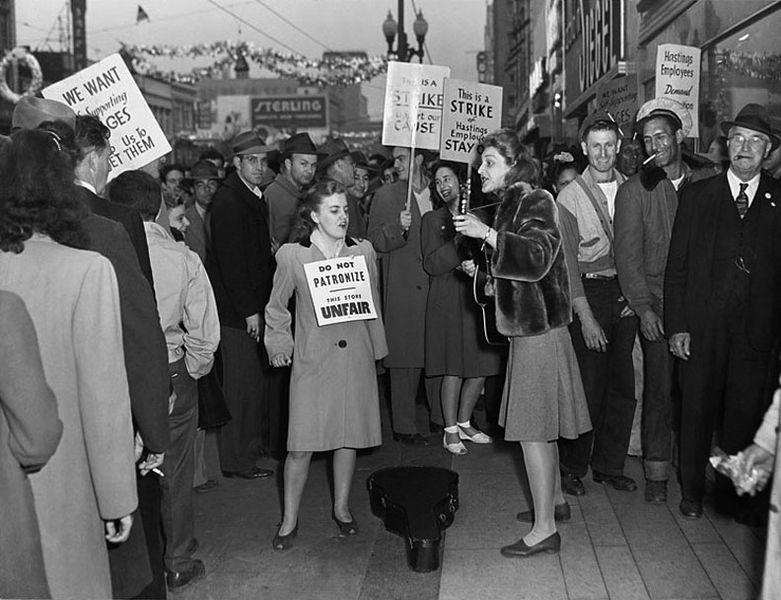 File:Picket-line-Oakland-General-Strike-1946 00735932a ih.jpg