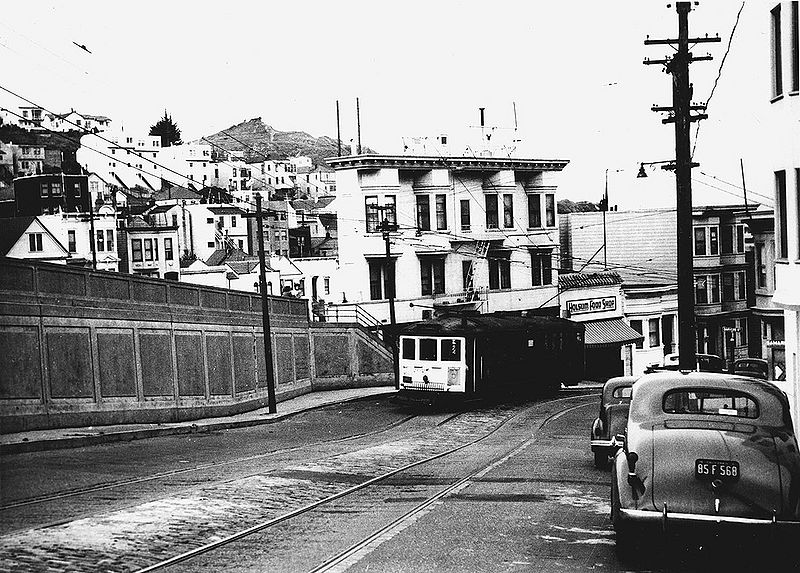 File:Upper-18th-street-w-8-streetcar-c-1940s.jpg