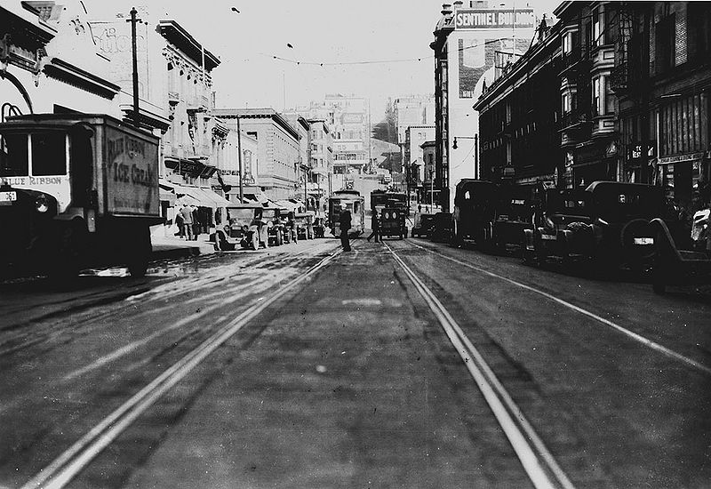 File:Kearny-north-from-Jackson-on-street-level-March-11-1926-SFDPW 72dpi.jpg