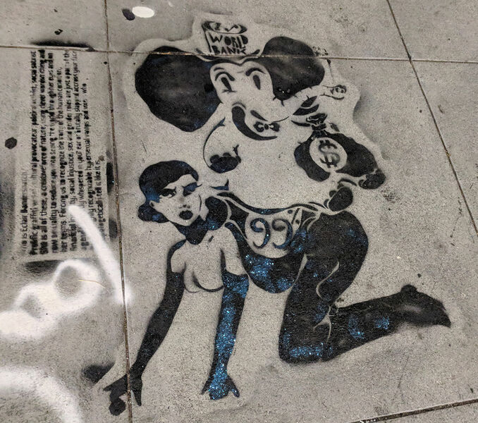 File:Eclair-bandersnatch-worldbank-and-99-percent 20180807 205547.jpg