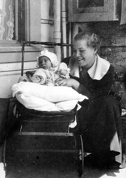 File:1919-Elsie-&-Baby-Milton-R.jpg