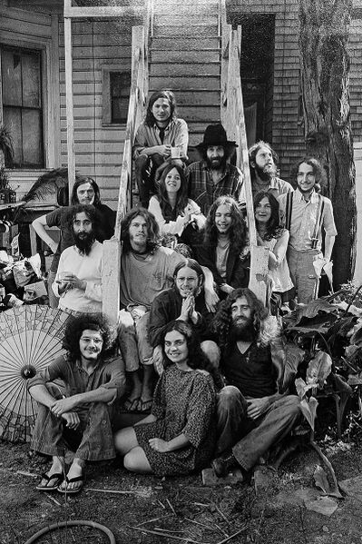 File:Scott-Street-Commune-famous-photo-w-Irving,-Tree-and-others.jpg