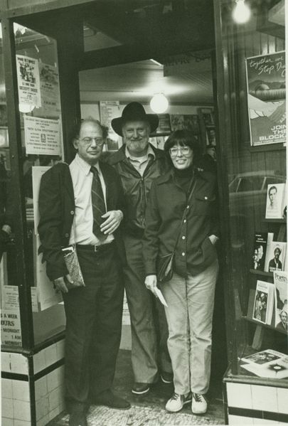 File:Allen Ginsberg with Lawrence Ferlinghetti and City Lights editor Nancy Peters, in front of Clty Lights Bookstore, San Francisco, 1981. photo Chris Felver. 0841.jpg