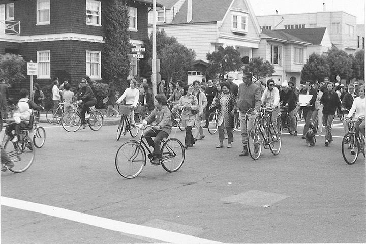 Kids on bikes 5527470502 19c497e5e6 b-11.jpg