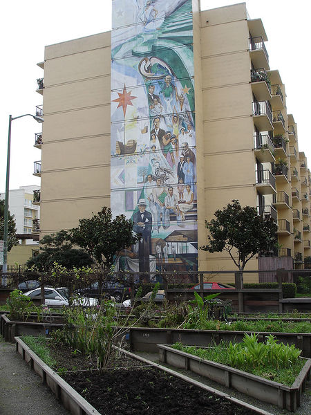 File:Alice-garden-and-Poethig-Filipino-mural 01874.jpg