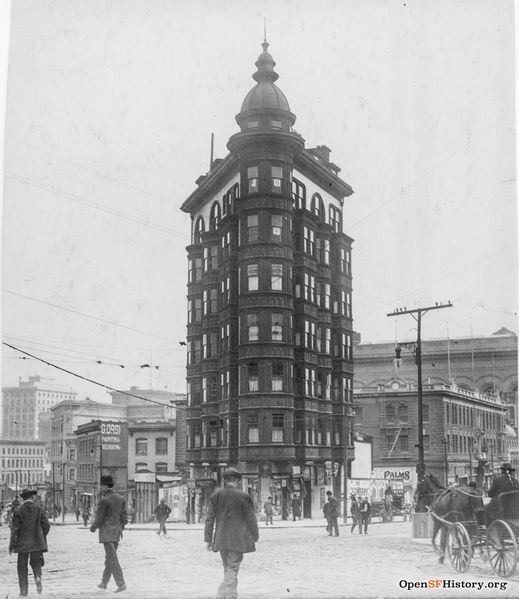File:View southerly toward the Sentinel Building, aka Columbus Tower, aka Ruef Building at center. Montgomery Block in distance at left, International Hotel and Hall of Justice in background at right. c1915 wnp27.6477.jpg