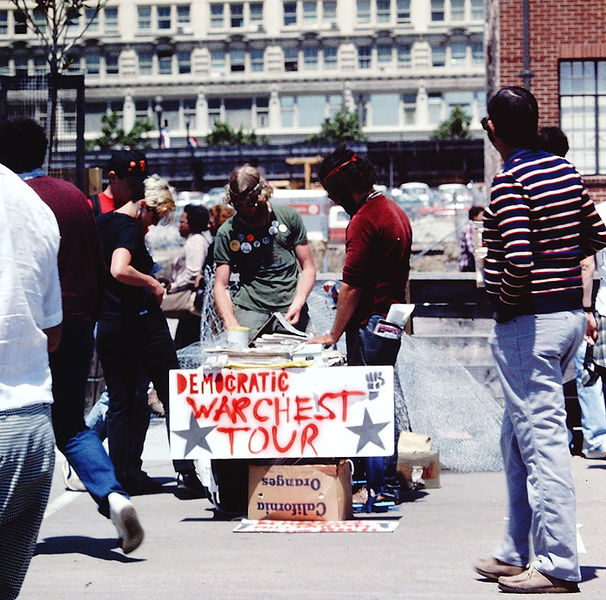 File:1984-DNC Warchest-Tour-table HK-Yuen 0040.jpg