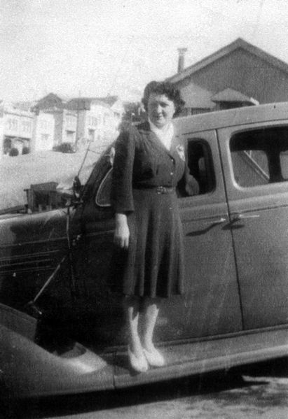 File:Lillian-Firpo-1942-on-Potrero-Hill.jpg