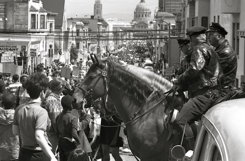 File:Mounted policemen watch a Vietnam War protest march in San Francisco, April 1967.jpg