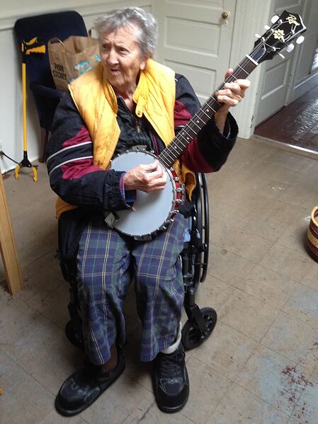 File:Jackie-jones-on-banjo 9781.jpg