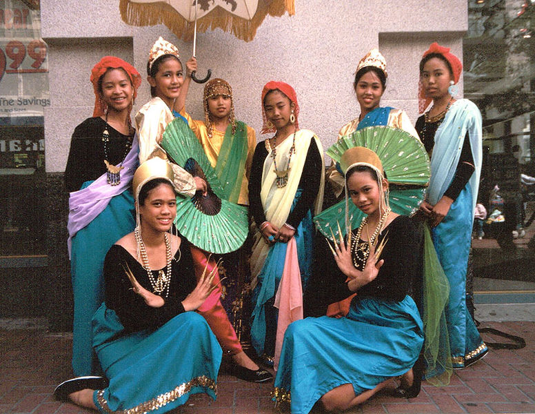 File:Filipino-Cultural-Dance-Association-of-Sacramento-c-2000.jpg