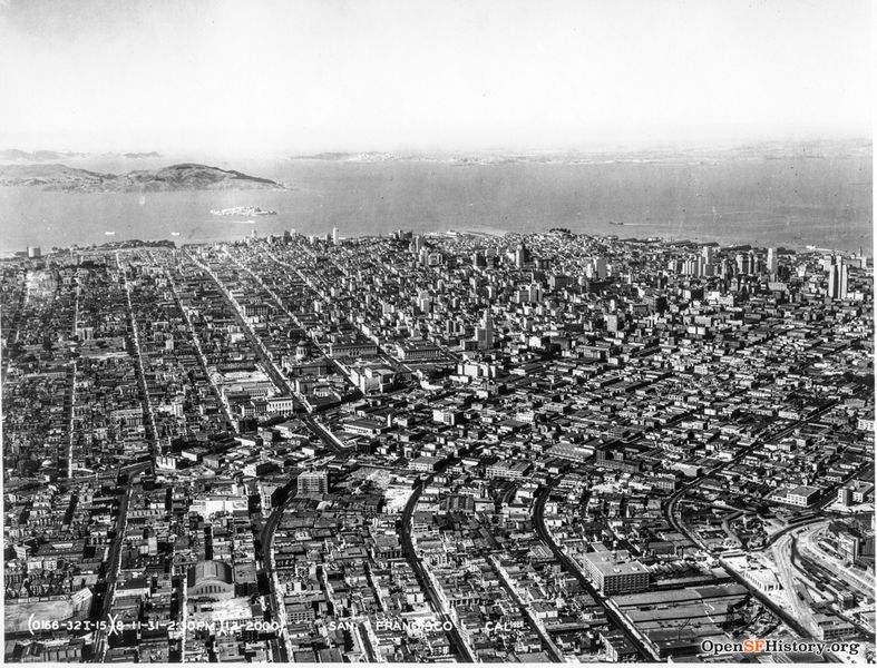File:Aug 11 1931 Looking north with Armory in foreground, Civic Center and downtown skyline Air Corps U.S. Army wnp27.2671.jpg