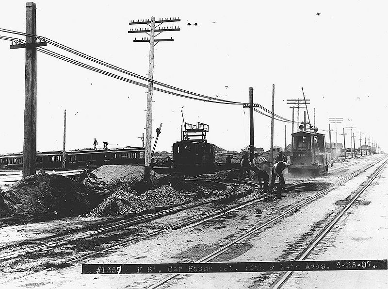 File:H-Streetcar-House-between-13th-and-14th-aves-Aug-23-1907.jpg