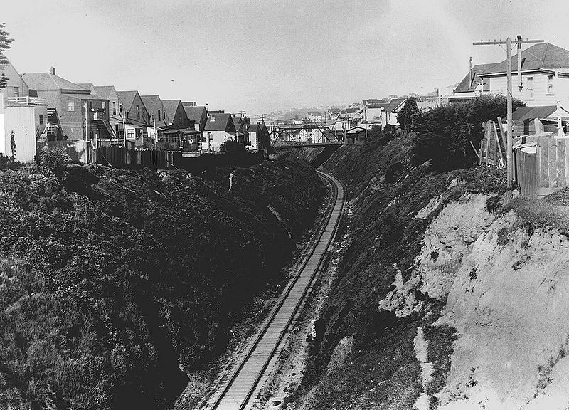 File:SPRR-Bernat-Cut-NE-from-Richland-Miguel-overpass-April-5-1922-SFDPW.jpg