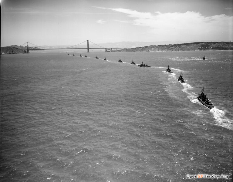 File:WWII-era destroyers in formation entering Golden Gate for an unknown event 1957 opensfhistory wnp14.10066.jpg